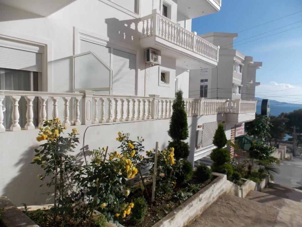 Coastline Apartments Саранда Экстерьер фото