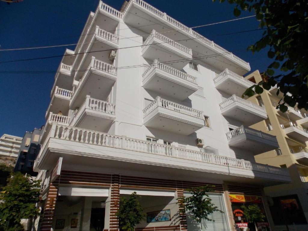 Coastline Apartments Саранда Экстерьер фото